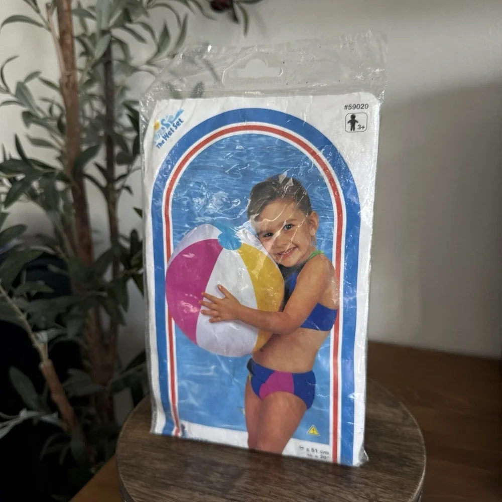 Vintage 1999 Intex The Wet Set Beach Ball 20